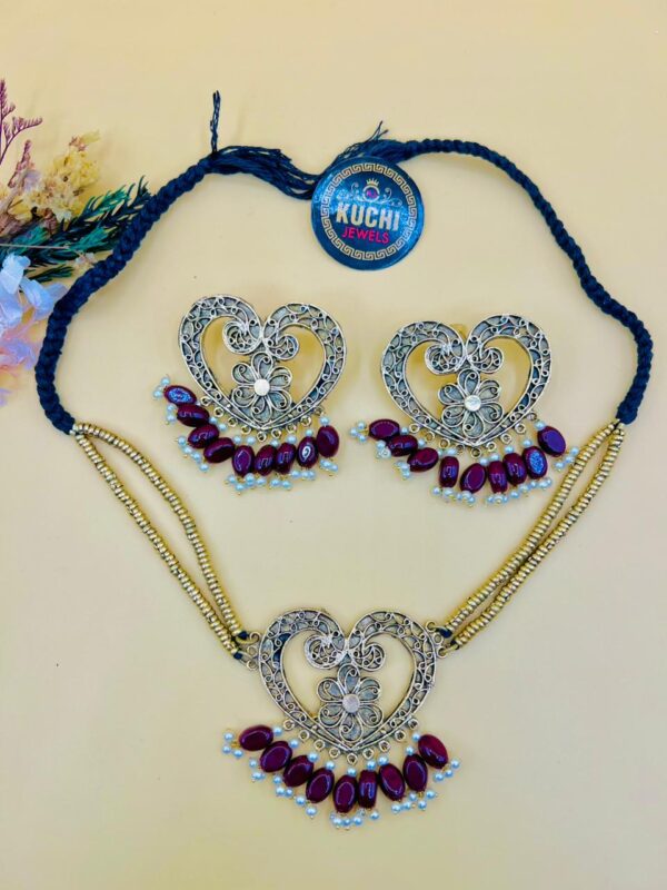 Textured Detailing Heart-Shaped Pearl Chokar Set - Image 2